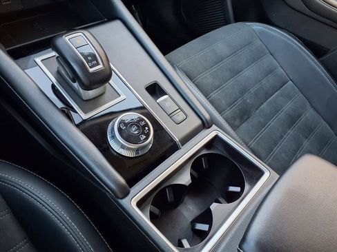 Used 2024 Mitsubishi Outlander SE image 20