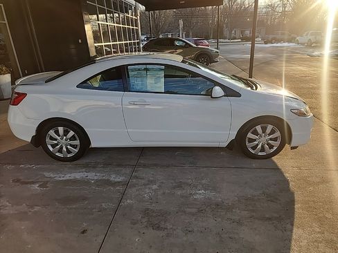 Used 2011 Honda Civic LX image 4