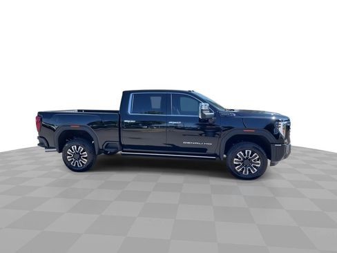 New 2025 GMC Sierra 3500 Denali Ultimate AWD/4WD image 9