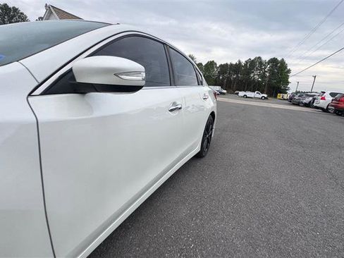 Used 2016 Nissan Altima 2.5 SV w/ Convenience Package FWD image 12
