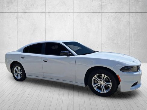 Used 2023 Dodge Charger SXT RWD image 3