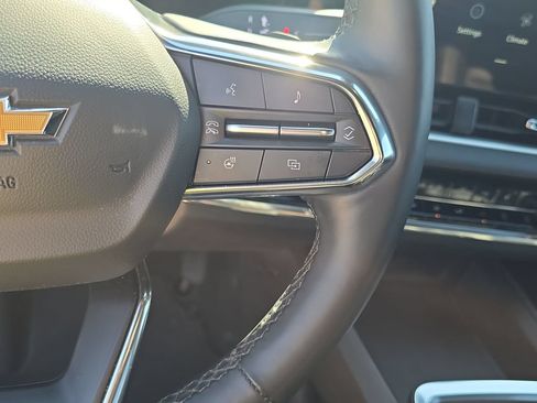 Used 2025 Chevrolet Equinox LT w/ Convenience Package II FWD image 18