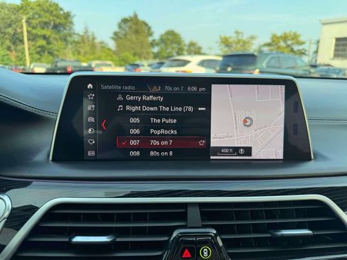 Used 2019 BMW 750i xDrive w/ Executive Package AWD/4WD image 30