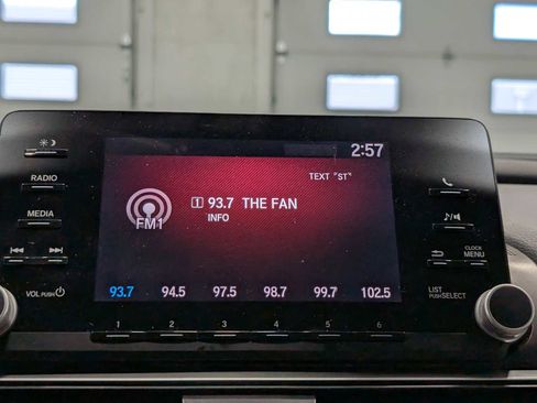 Used 2018 Honda Accord LX image 23