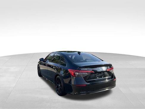 Used 2022 Honda Civic Sport image 3