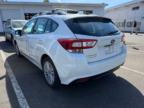 Used 2018 Subaru Impreza 2.0i Premium w/ Popular Package #2 AWD/4WD image 2