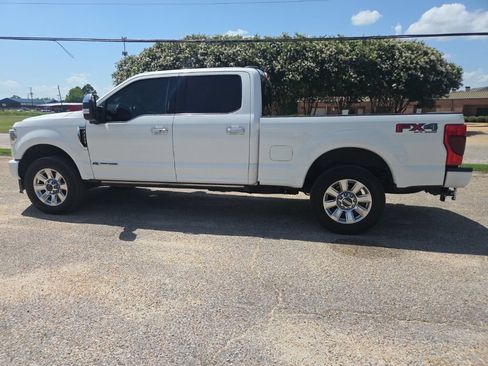 Used 2022 Ford F250 Platinum w/ FX4 Off-Road Package AWD/4WD image 6