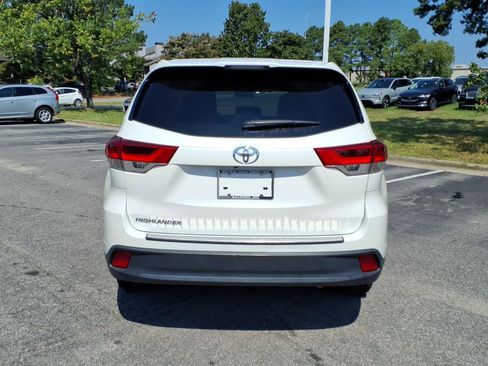 Used 2019 Toyota Highlander LE FWD image 23