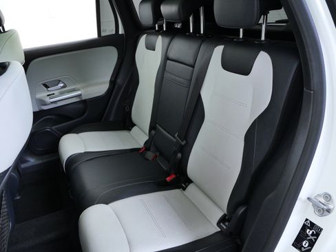 Used 2022 Mercedes-Benz GLA 250 4MATIC image 20