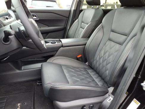Used 2026 Nissan Rogue Platinum w/ Platinum Premium Package AWD/4WD image 19