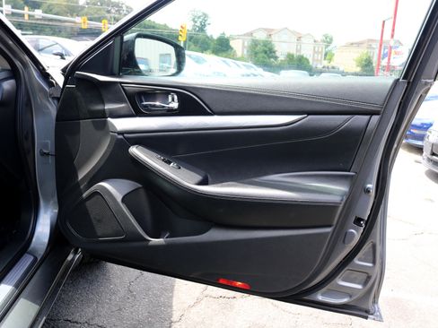Used 2017 Nissan Maxima 3.5 SV image 23