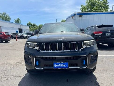 Used 2023 Jeep Grand Cherokee Overland AWD/4WD image 7