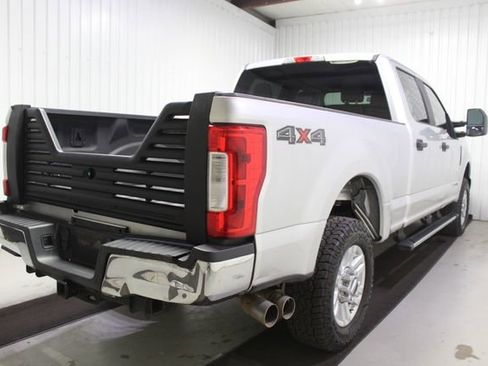Used 2017 Ford F250 XL w/ XL Value Package AWD/4WD image 4