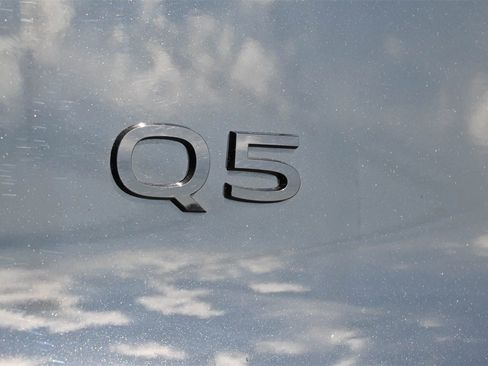 Used 2025 Audi Q5 Premium w/ Convenience Package image 18