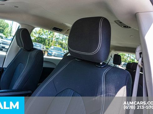 Used 2023 Chrysler Voyager LX FWD image 16