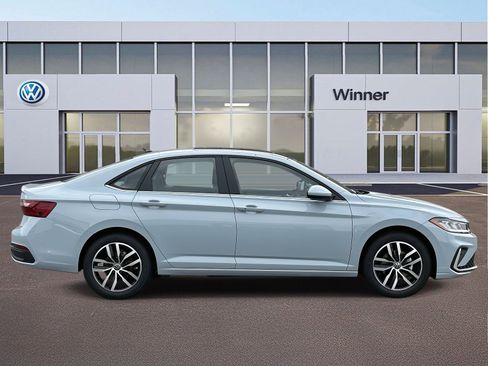 New 2026 Volkswagen Jetta SE image 6