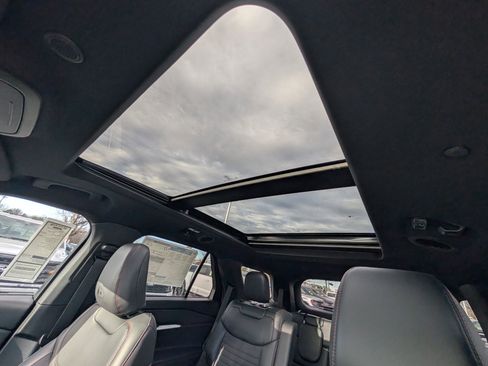 New 2025 Ford Explorer ST-Line w/ Premium Package image 29