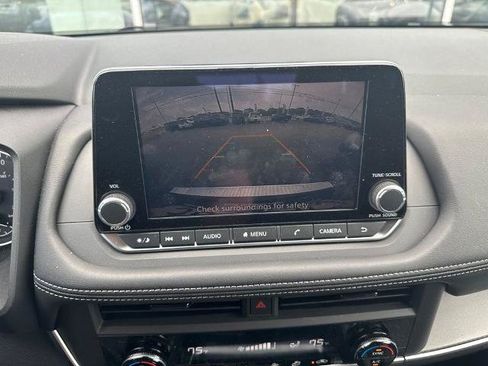 Certified 2026 Nissan Rogue SV FWD image 12