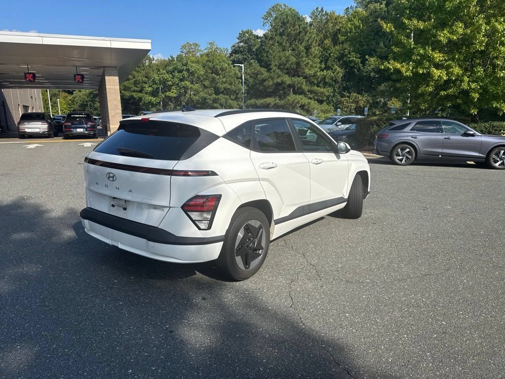 Used 2024 Hyundai Kona SEL FWD image 5