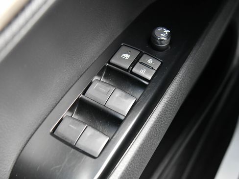 Used 2025 Toyota Camry SE image 37