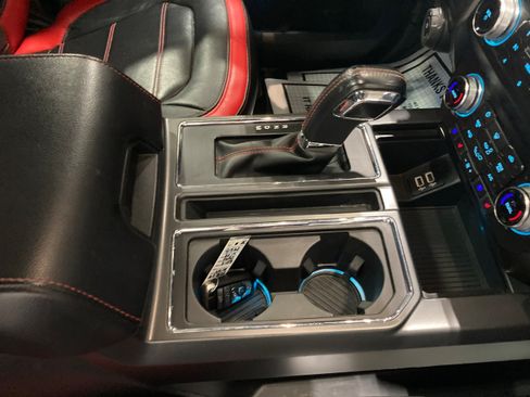 Used 2019 Ford F150 Lariat w/ Equipment Group 502A Luxury AWD/4WD image 6