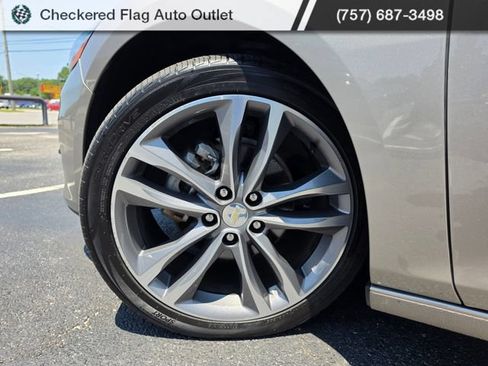 Used 2022 Chevrolet Malibu LT FWD image 9