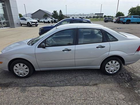 Used 2007 Ford Focus S FWD image 3