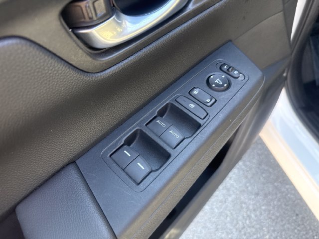 Used 2024 Honda CR-V EX image 11