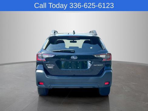 Used 2023 Subaru Outback Premium AWD/4WD image 4