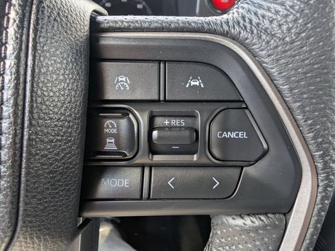 Used 2025 Toyota Tacoma TRD Sport AWD/4WD image 24