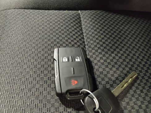 Used 2017 Chevrolet Silverado 1500 LT RWD image 32