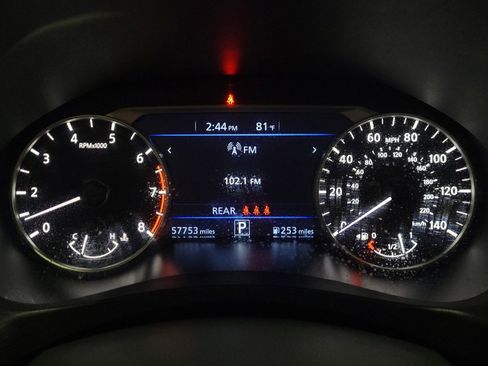 Used 2024 Nissan Altima 2.5 SV FWD image 23