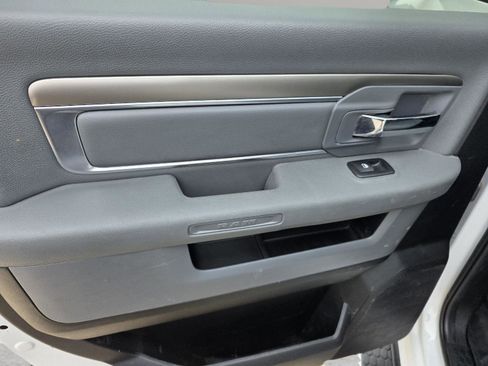 Used 2018 RAM 2500 SLT image 29