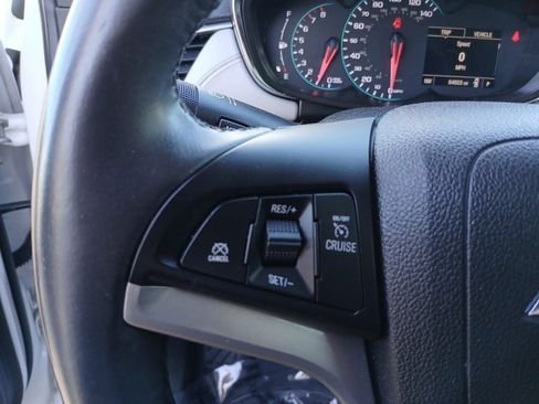 Used 2018 Chevrolet Trax LT w/ LT Convenience Package image 7