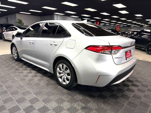 Used 2022 Toyota Corolla LE FWD image 11