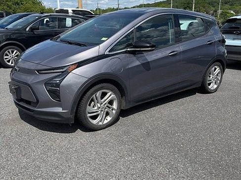 Used 2023 Chevrolet Bolt LT FWD image 2