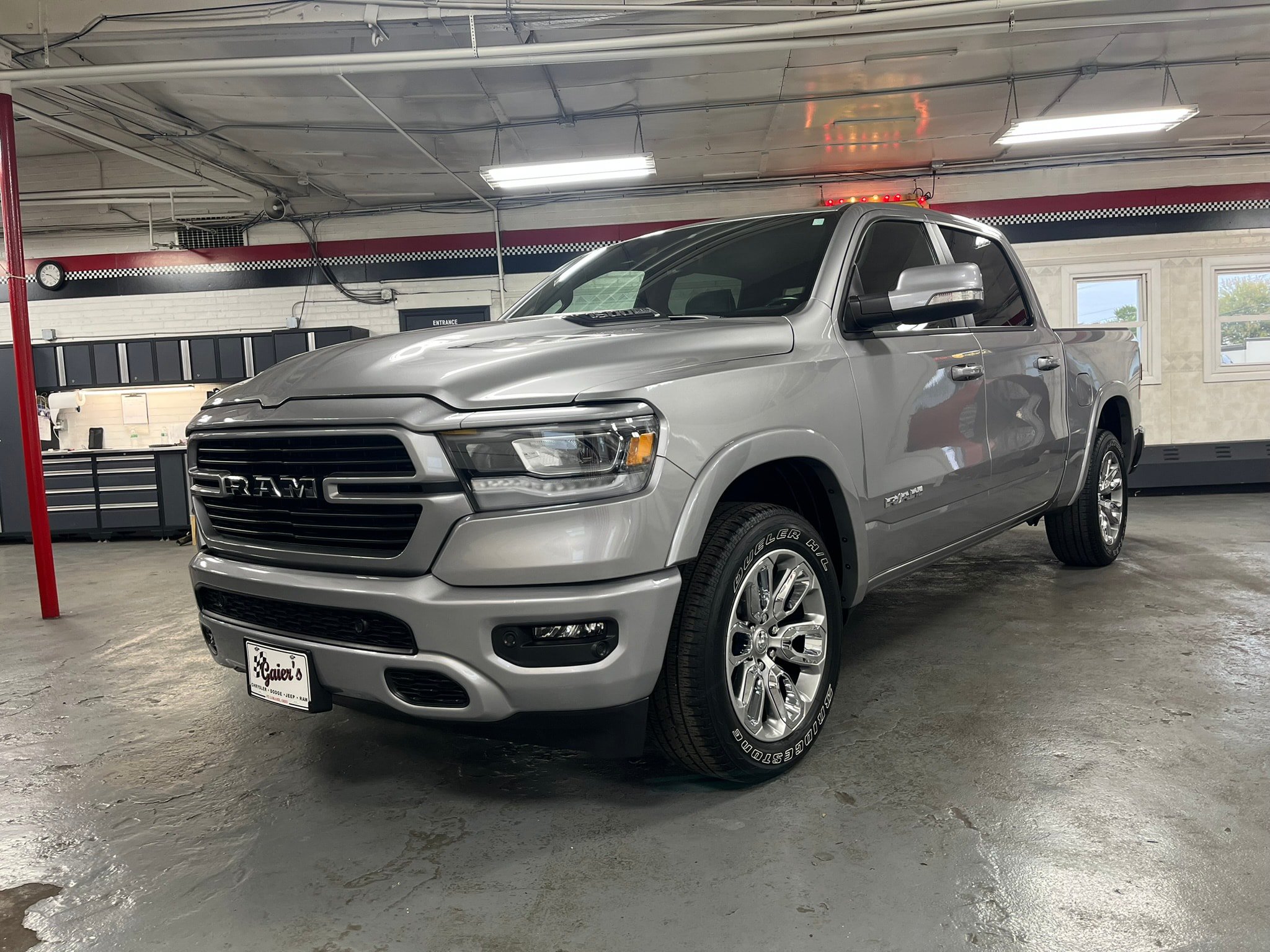 Used 2022 RAM 1500 Laramie w/ Sport Appearance Package AWD/4WD image 2