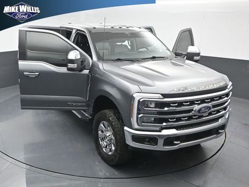 Used 2024 Ford F250 Lariat w/ Chrome Package image 25