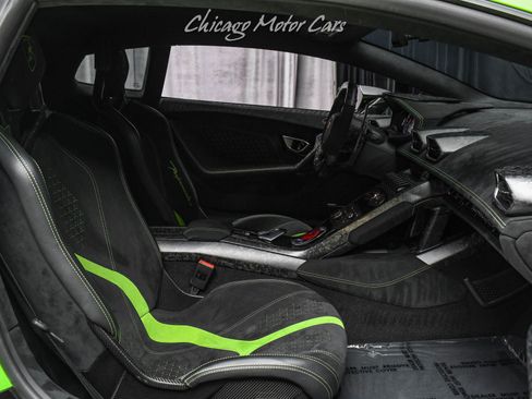 Used 2018 Lamborghini Huracan Performante AWD/4WD image 20