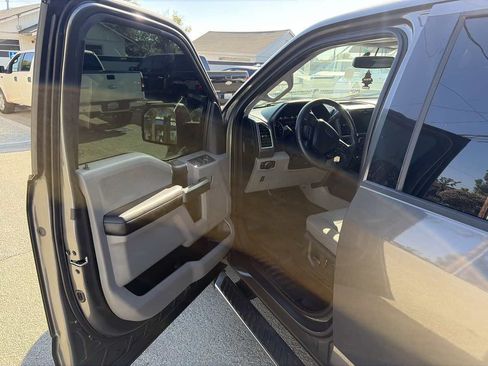 Used 2016 Ford F150 XLT w/ Equipment Group 302A Luxury RWD image 6