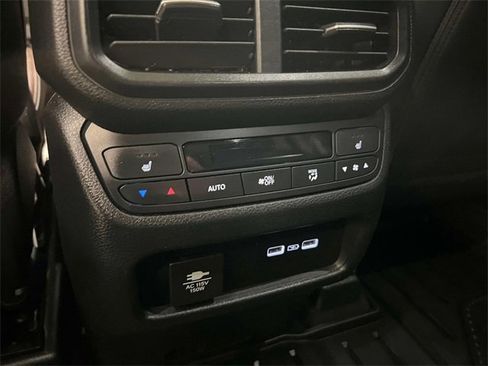 Used 2023 Honda Pilot Elite image 12