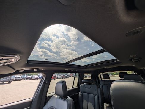 New 2025 Jeep Grand Cherokee L Limited image 3