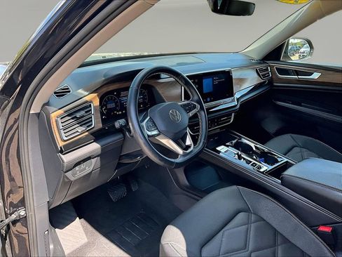 Used 2025 Volkswagen Atlas SE AWD/4WD image 20