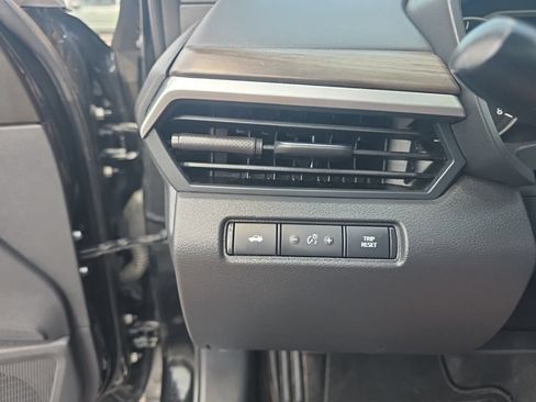 Used 2025 Nissan Altima 2.5 SV FWD image 16