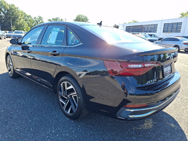 Used 2024 Volkswagen Jetta SEL FWD image 4