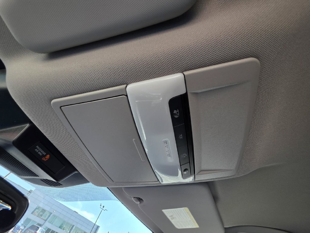 Used 2024 Nissan Rogue S FWD image 28