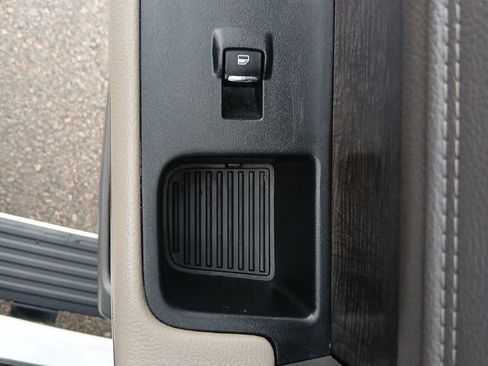 Used 2021 Ford Expedition Limited image 32