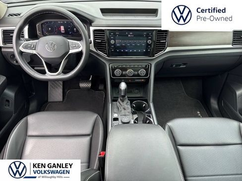 Certified 2023 Volkswagen Atlas SE w/ Panoramic Sunroof Package AWD/4WD image 16