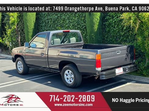 Used 1995 Nissan Pickup 2WD Regular Cab image 8