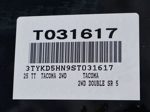 Used 2025 Toyota Tacoma SR image 7